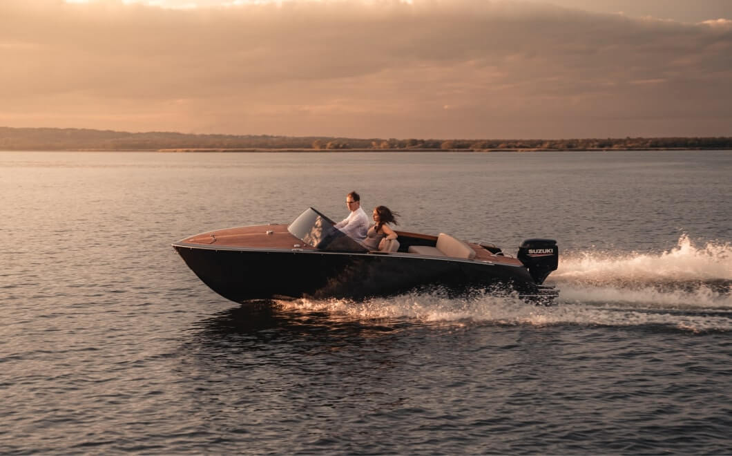 Flying Shark 5.7 Classic , Modele łodzi VTS